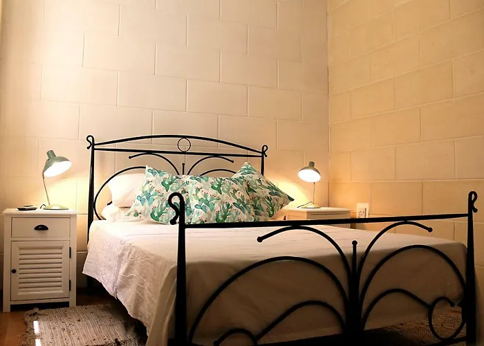 Charming In Republic Street *